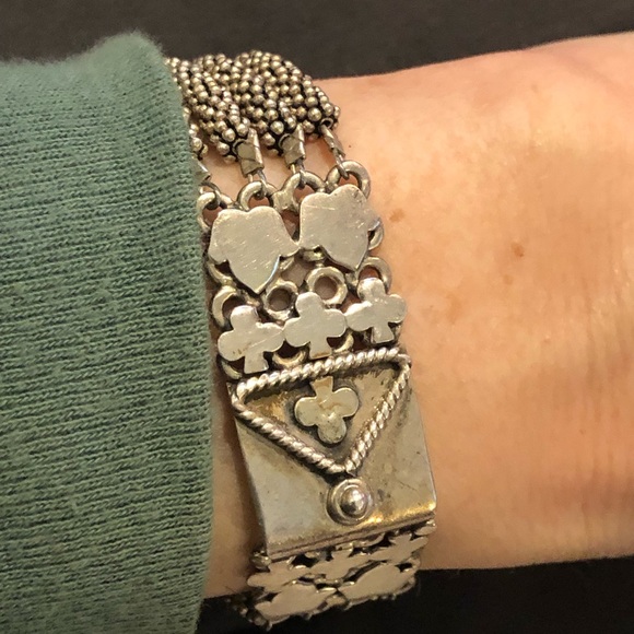 Jewelry - Gorgeous sterling silver bracelet